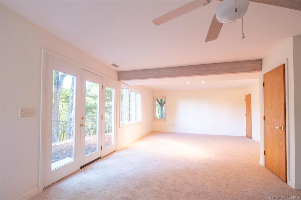 209 Walnut Ridge Road, Unit L209 205 Brevard, NC 28712 - Photo 14 of 28 Gallery Image 14