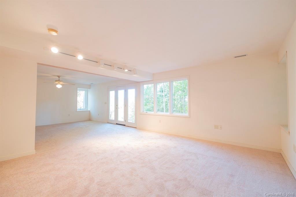 209 Walnut Ridge Road, Unit L209 205 Brevard, NC 28712 - Photo 15 of 28 Gallery Image 15