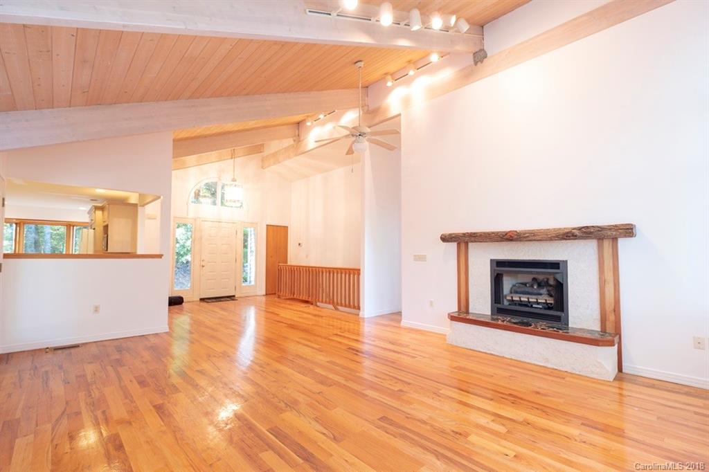 209 Walnut Ridge Road, Unit L209 205 Brevard, NC 28712 - Photo 3 of 28 Gallery Image 3