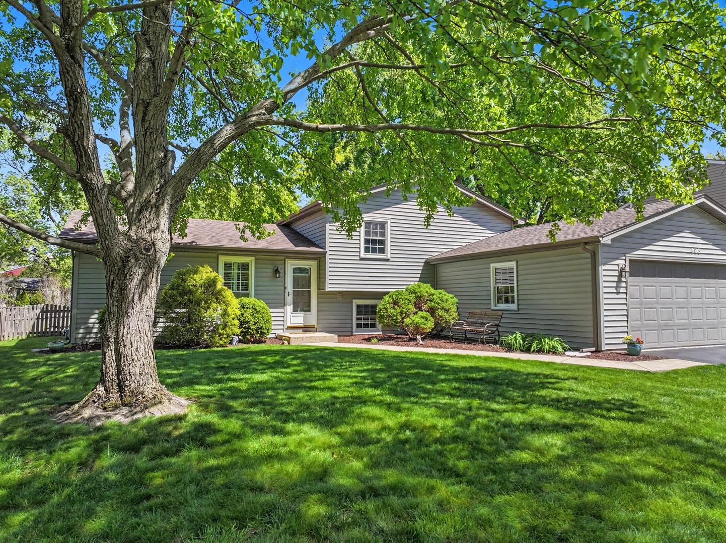 405 Carriage Hill Road Naperville, IL 60565 - Photo 1 of 2 Gallery Image 1