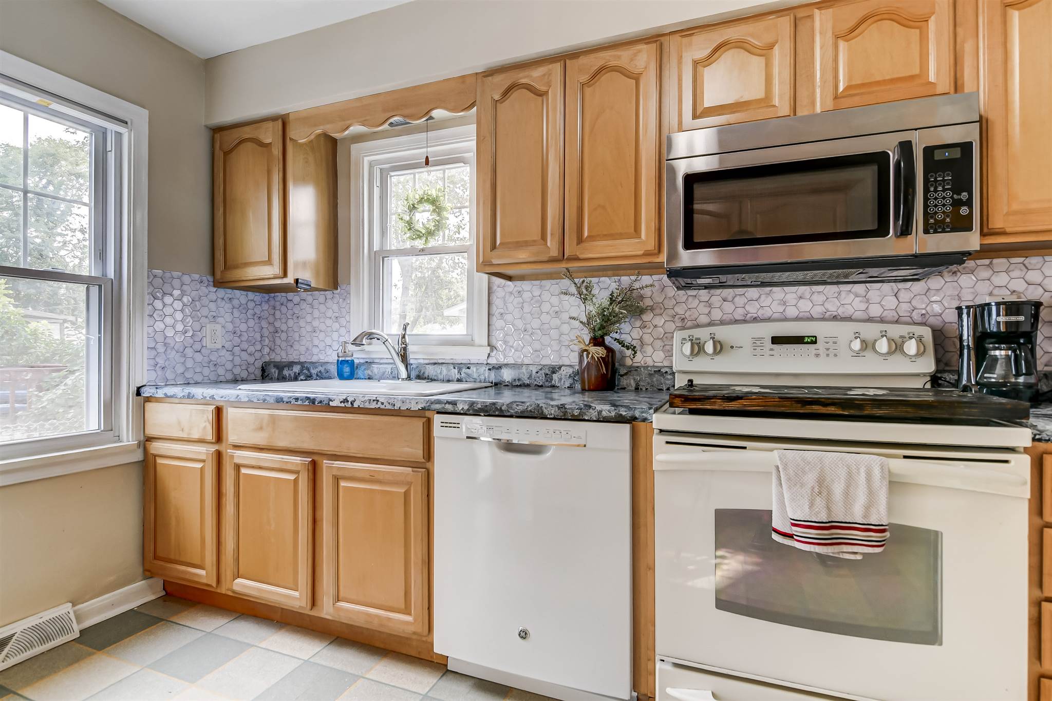 1829 North 22nd Street Springfield, IL 62702 - Photo 8 of 33