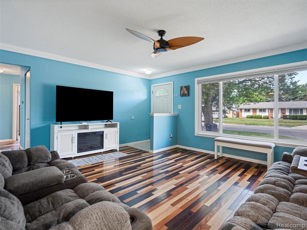 32360 Kelly Road Roseville, MI 48066 - Photo 12 of 43