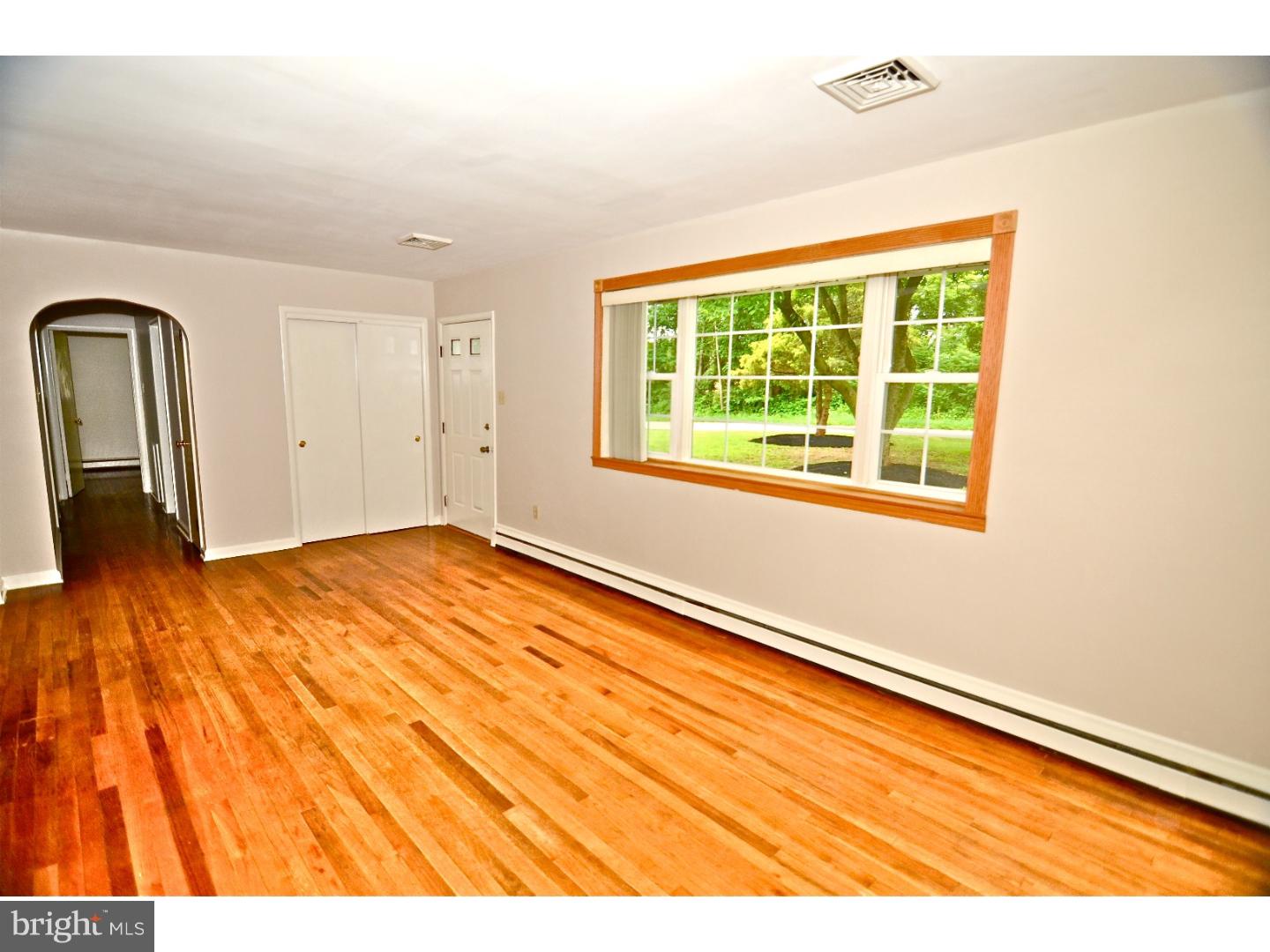 87 Saw Mill Road Pottstown, PA 19465 - Photo 8 of 15 Living Room