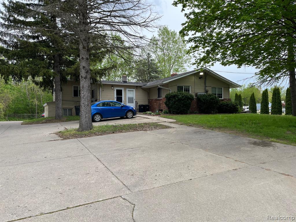 6420 North Genesee Road Flint, MI 48506 - Photo 1 of 3