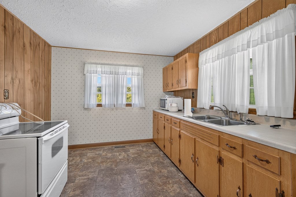 745 Veterans Road Broadford, VA 24316 - Photo 8 of 48 Gallery Image 8