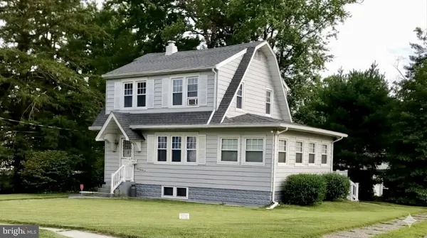 $320,000 | 126 Silver Lake Drive, Clementon, NJ 08021