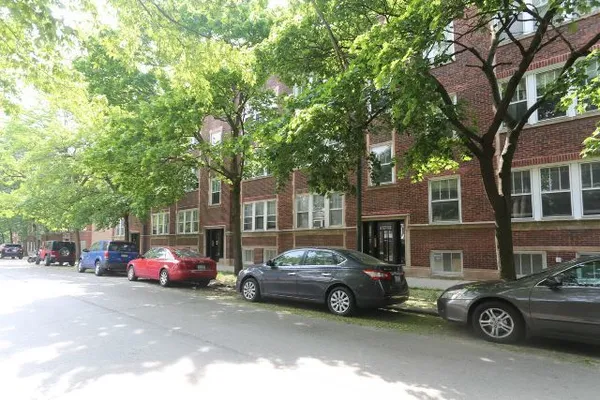 $2,250 | 1923 West Winnemac Avenue, Unit 3, Chicago, IL 60640