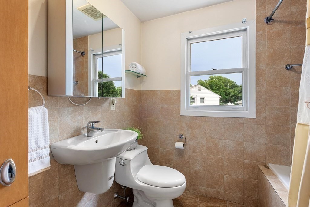 53 Roosevelt Road Newton, MA 02459 - Photo 19 of 26