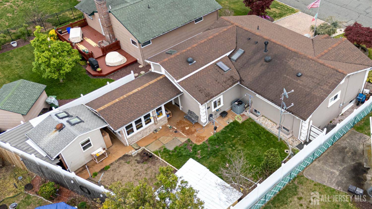 95 Pinetree Drive Sayreville, NJ 08859 - Photo 9 of 12 an aerial view of a house