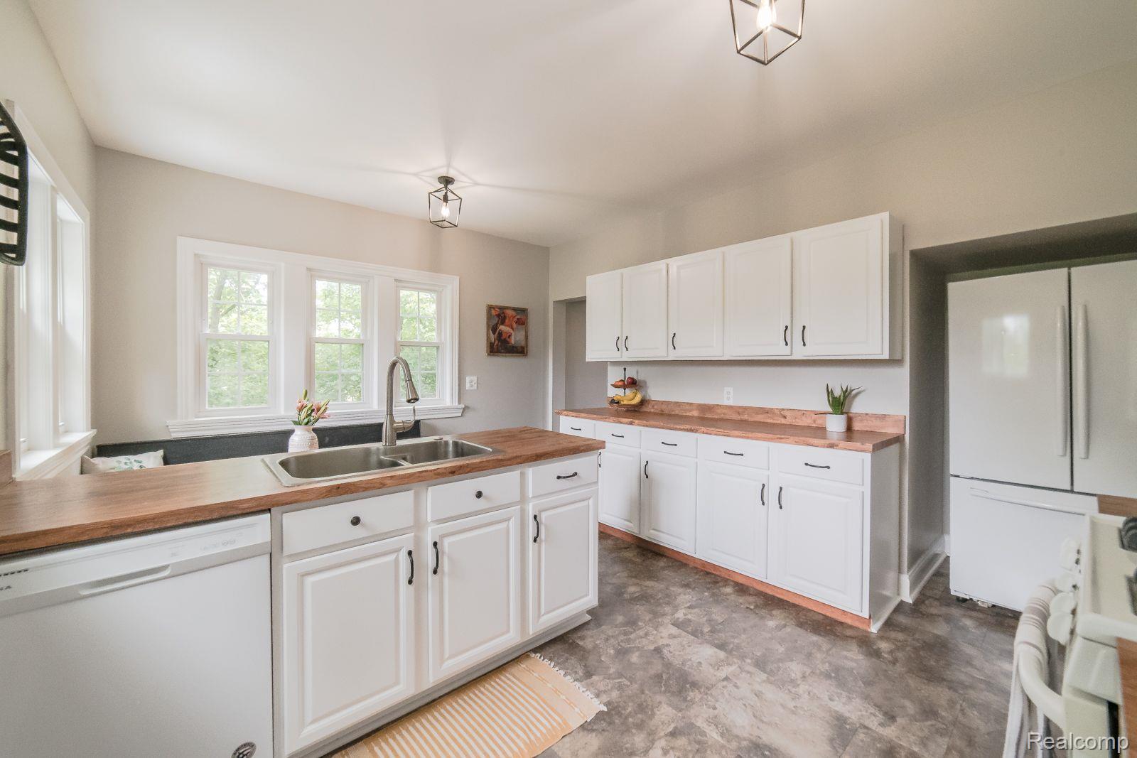 1148 Grange Hall Road Fenton, MI 48430 - Photo 10 of 39 Gallery Image 10