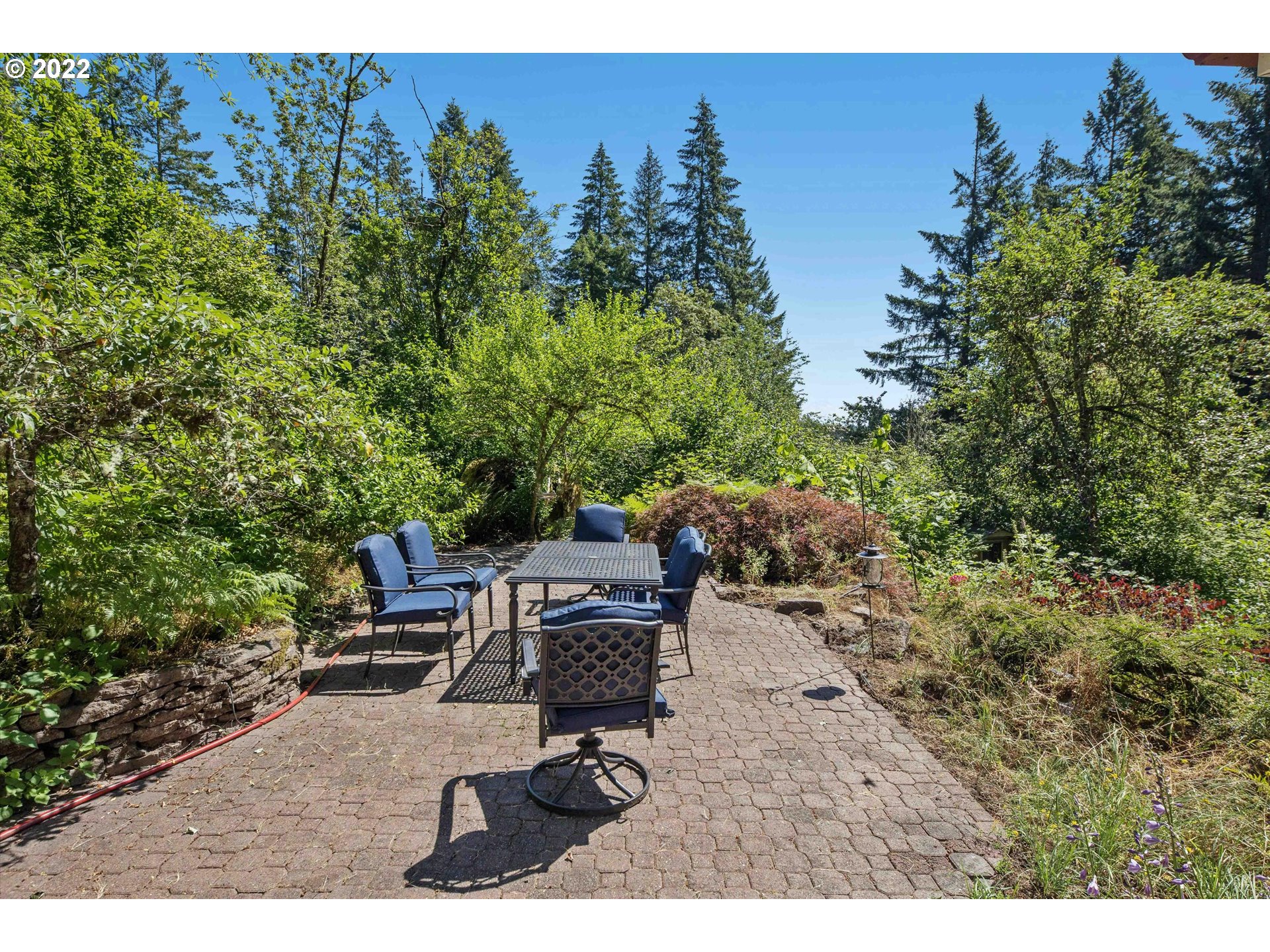 17212 Southeast Royer Road Damascus, OR 97089 - Photo 29 of 32 a view of a backyard with sitting area