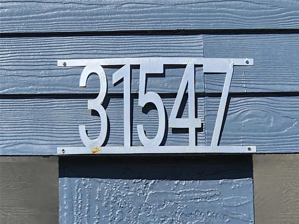 31547 Ave D Big Pine Key, FL 33043 - Photo 40 of 42 a view of entryway