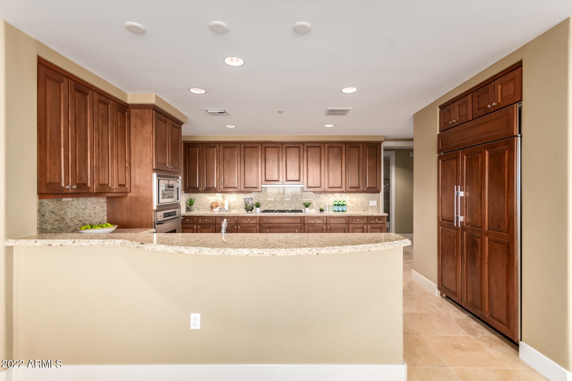 2211 East Camelback Road, Unit 1104 Phoenix, AZ 85016 - Photo 13 of 43 Kitchen