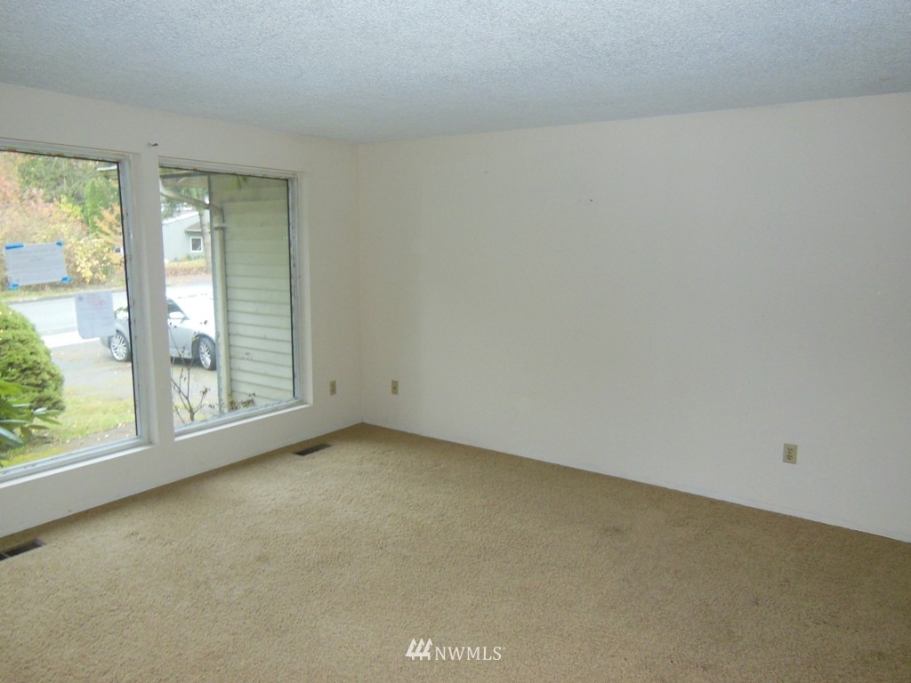 21621 4th Avenue West Bothell, WA 98021 - Photo 3 of 14