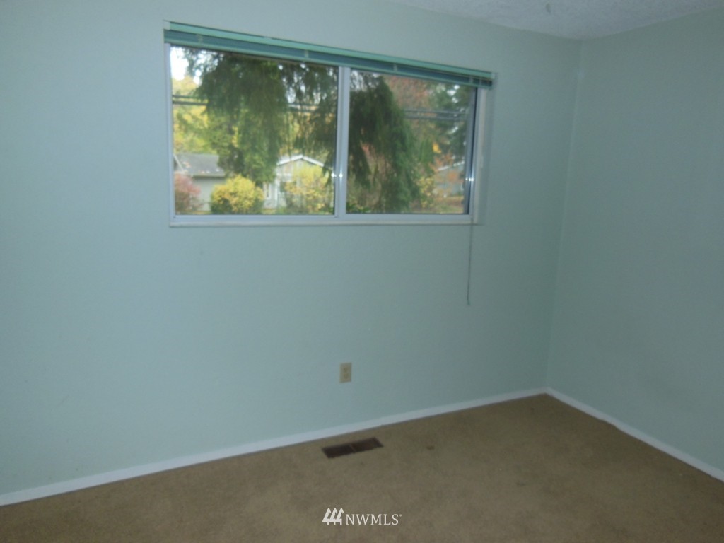 21621 4th Avenue West Bothell, WA 98021 - Photo 8 of 14
