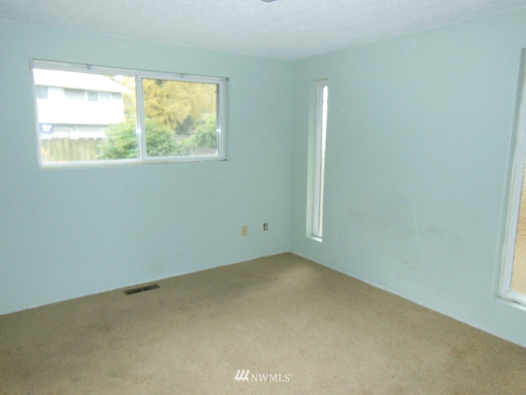 21621 4th Avenue West Bothell, WA 98021 - Photo 10 of 14
