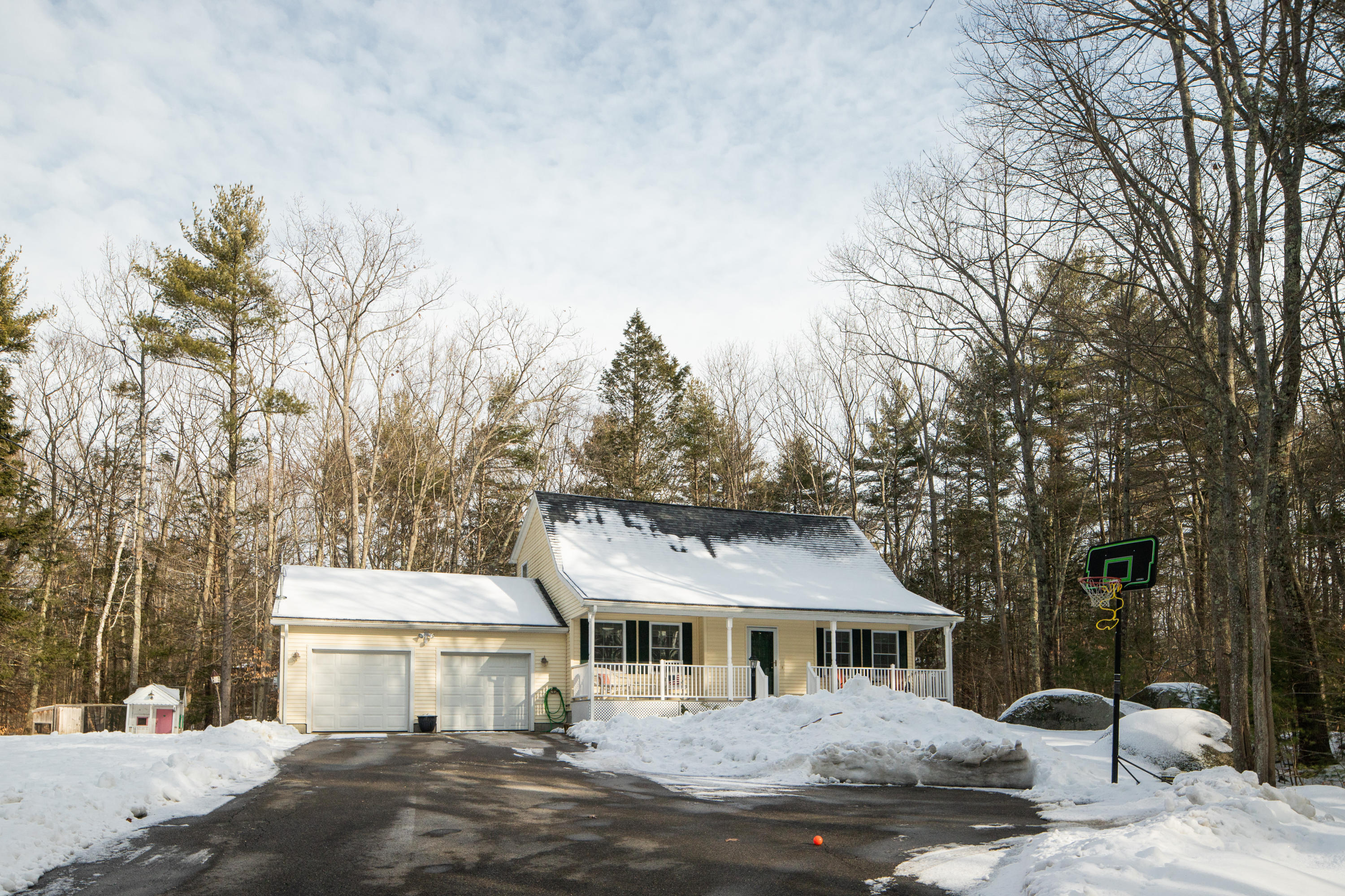 207 Mountain Road Cape Neddick, ME 03902 - Photo 2 of 31 207 Mountain Rd (36)