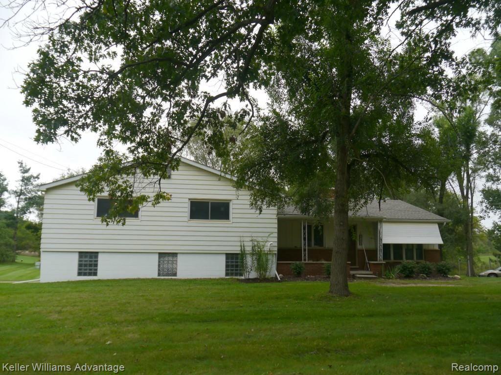 6196 North Burkhart Road Howell, MI 48855 - Photo 1 of 13 P1020655.jpg