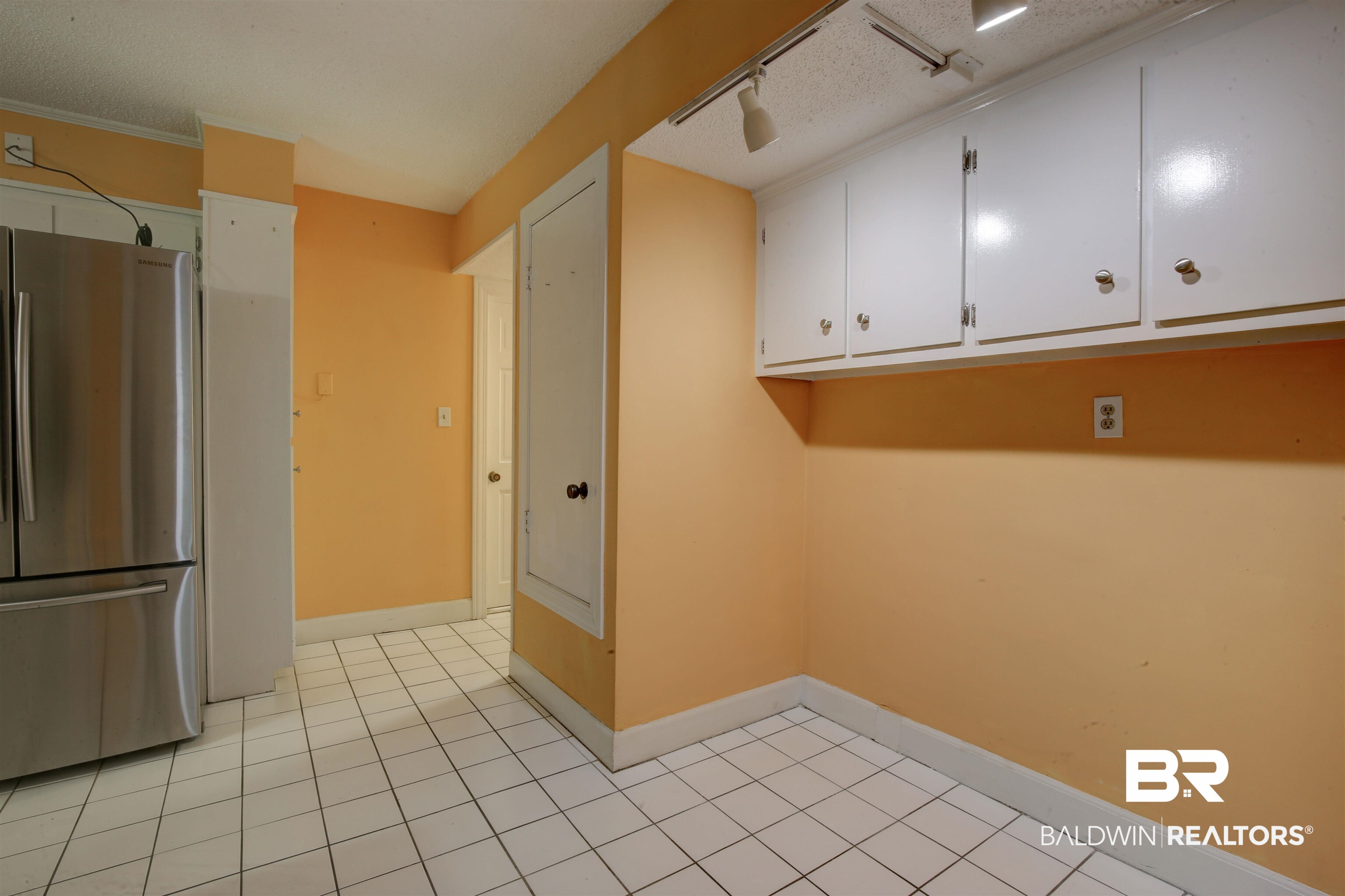 409 Santa Rosa Avenue Daphne, AL 36526 - Photo 8 of 33