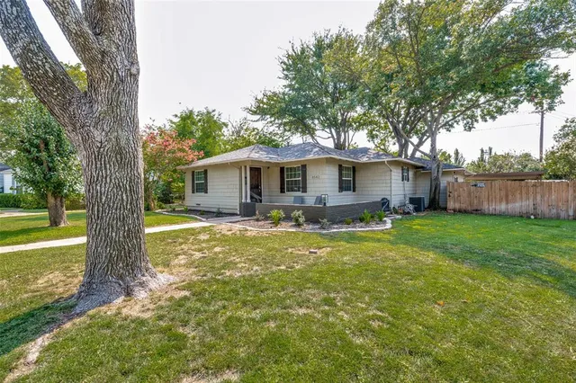 $684,870 | 8543 Glencrest Lane, Dallas, TX 75209