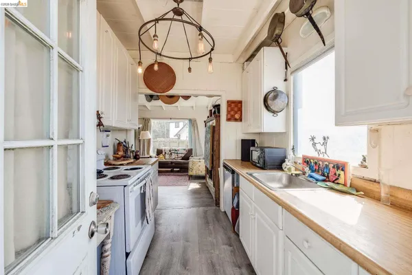 $980,000 | 4 Beach Avenue, Dillon Beach, CA 94929