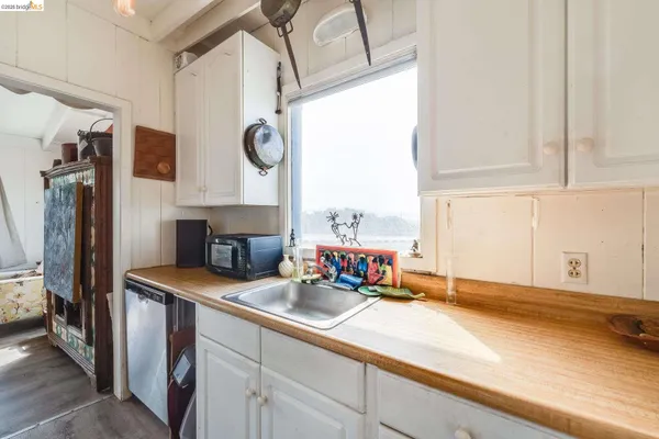 $980,000 | 4 Beach Avenue, Dillon Beach, CA 94929