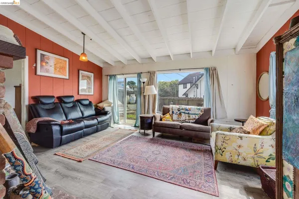 $980,000 | 4 Beach Avenue, Dillon Beach, CA 94929