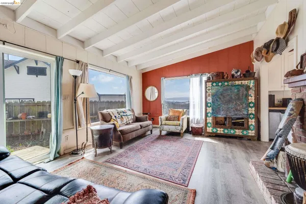 $980,000 | 4 Beach Avenue, Dillon Beach, CA 94929