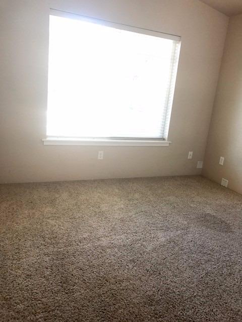 310 Live Oak Loop Central Point, OR 97502 - Photo 2 of 13 Additional Photo