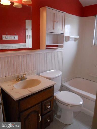 1924 Wareham Road Dundalk, MD 21222 - Photo 16 of 17 Bath #2