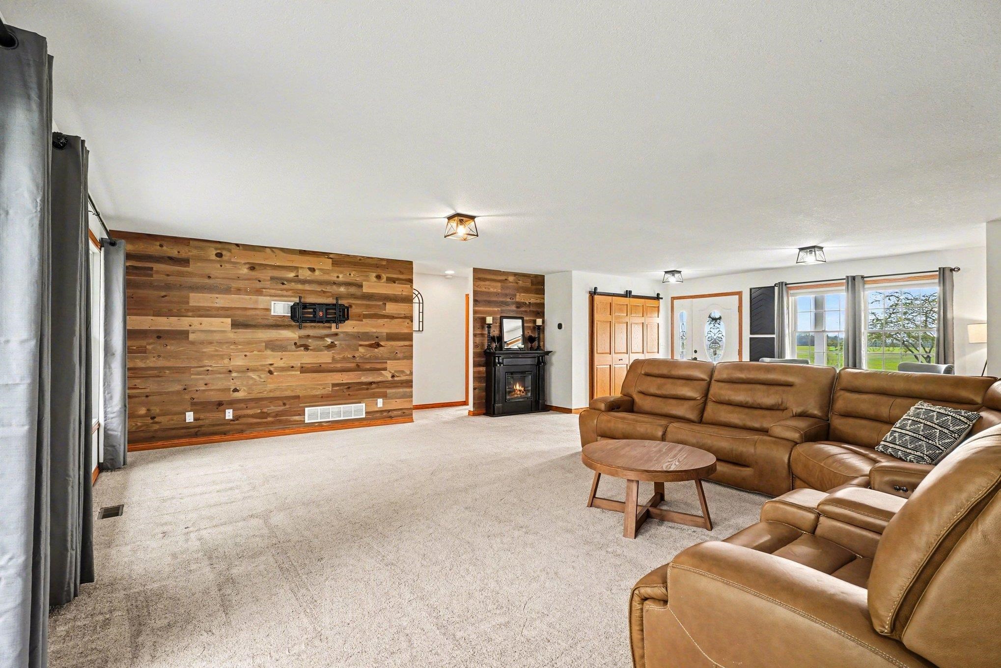 5605 North Shore Road Pinconning, MI 48650 - Photo 22 of 37