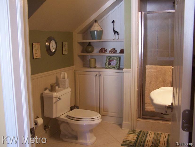 1198 Harvard Road Berkley, MI 48072 - Photo 15 of 16 master bath.jpg