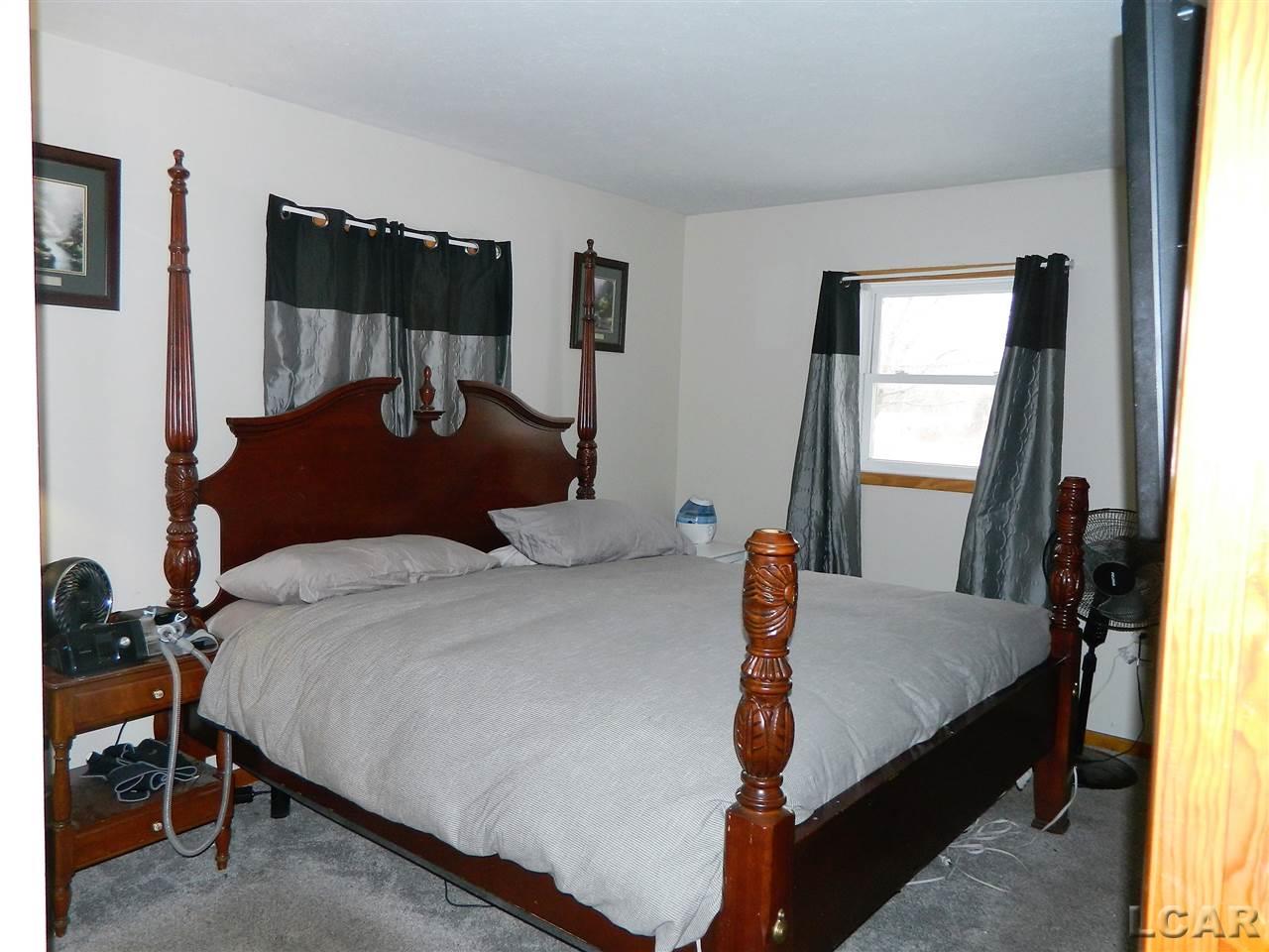 3744 Deerfield Road Adrian, MI 49221 - Photo 15 of 24 31371771-14.JPG