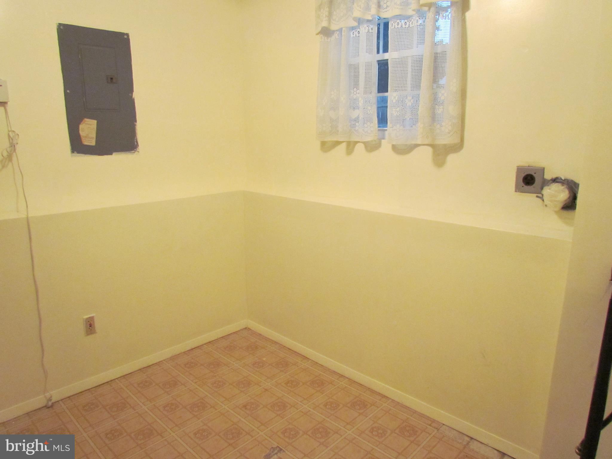 12923 Bogby Road Baltimore, MD 21220 - Photo 15 of 19 Laundry Room