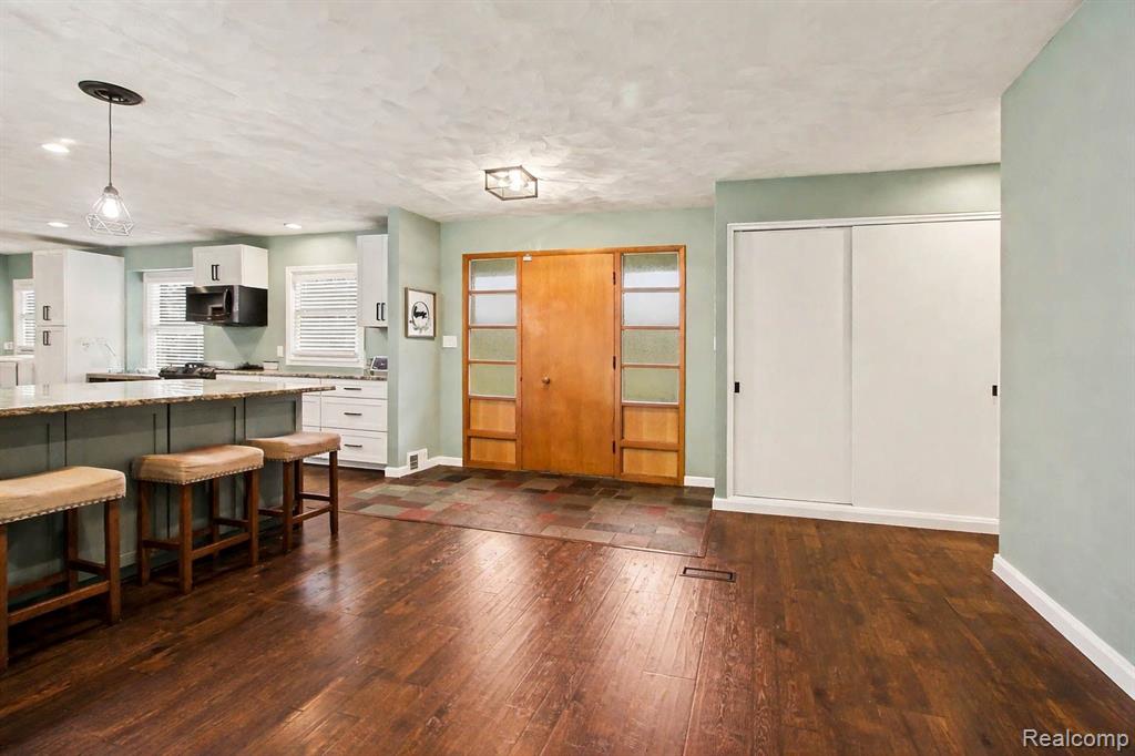 330 Cole Road Monroe, MI 48162 - Photo 7 of 39