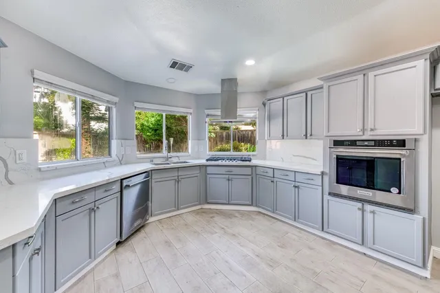 $779,000 | 3278 Magnolia Avenue, Clovis, CA 93611