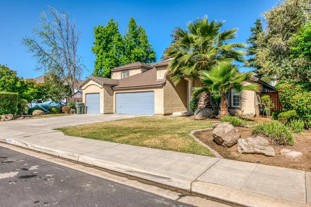 $779,000 | 3278 Magnolia Avenue, Clovis, CA 93611