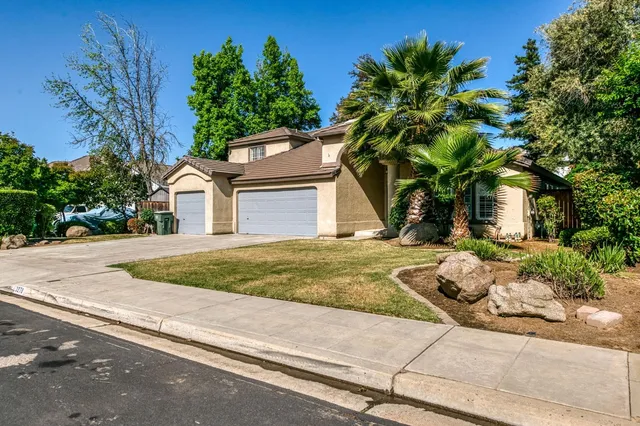 $779,000 | 3278 Magnolia Avenue, Clovis, CA 93611