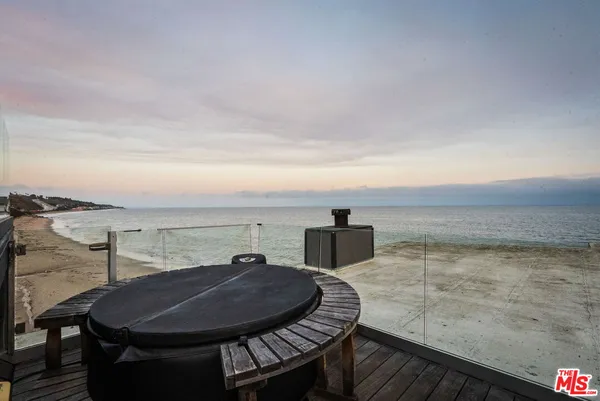 $19,995 | 26044 Pacific Coast Highway, Malibu, CA 90265