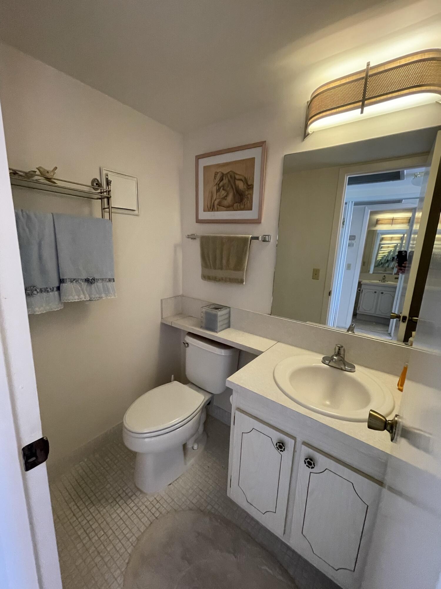 26 Suffolk A Boca Raton, FL 33434 - Photo 15 of 20 Half Bath