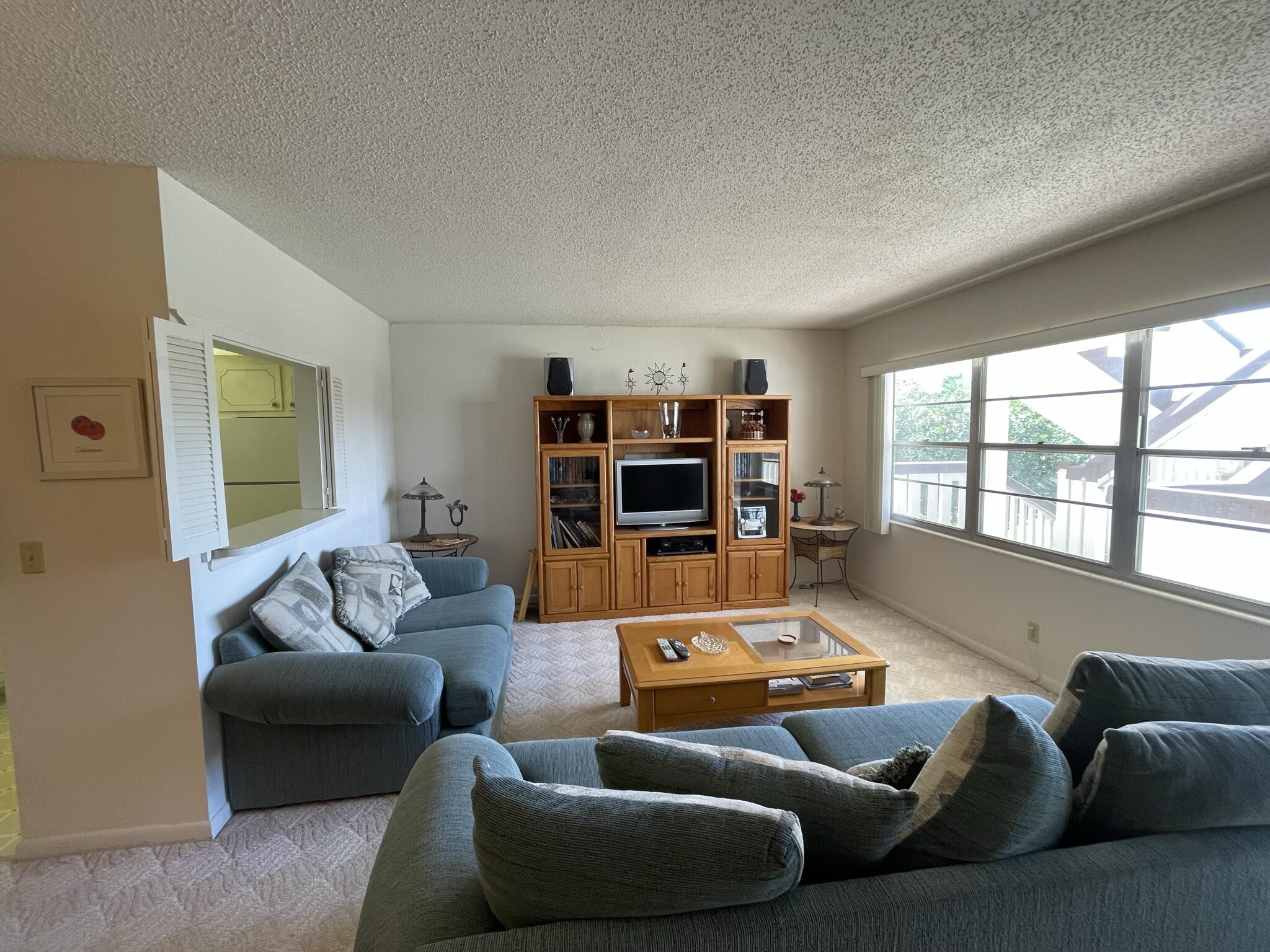 26 Suffolk A Boca Raton, FL 33434 - Photo 3 of 20 Living Room