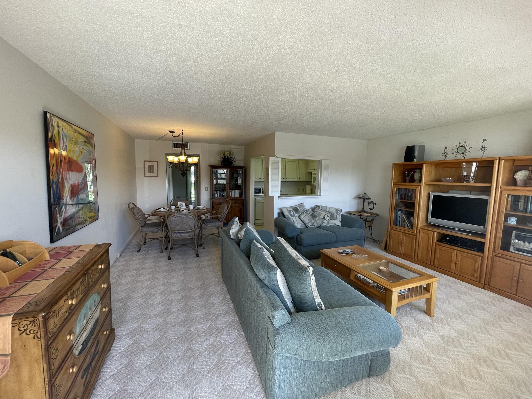 26 Suffolk A Boca Raton, FL 33434 - Photo 9 of 20 Living Room