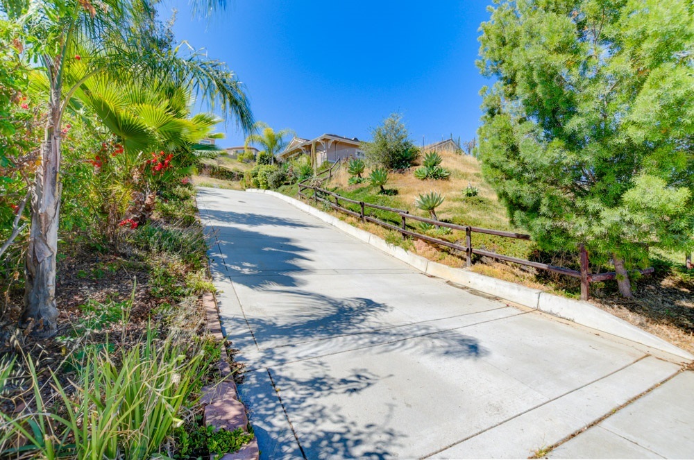 3083 Reed Road Escondido, CA 92027 - Photo 2 of 25