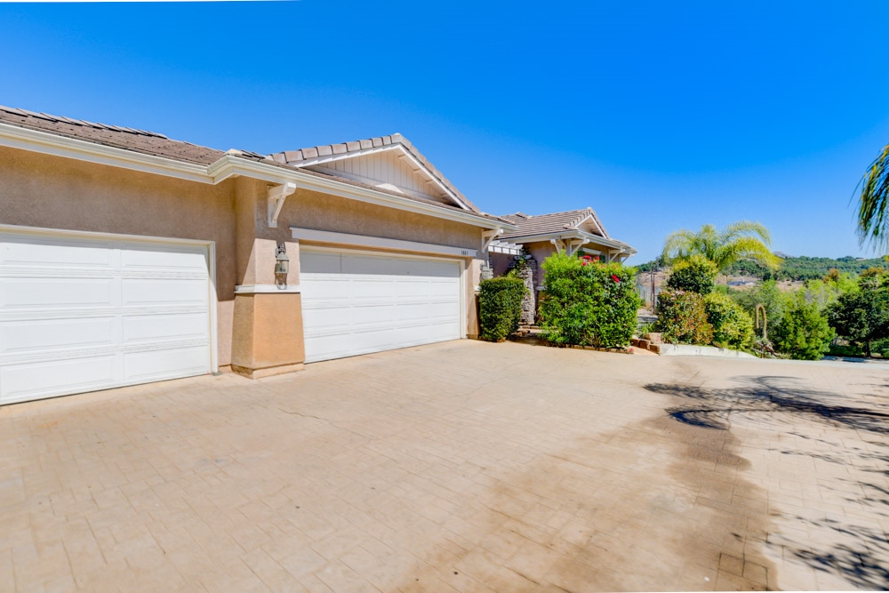 3083 Reed Road Escondido, CA 92027 - Photo 3 of 25
