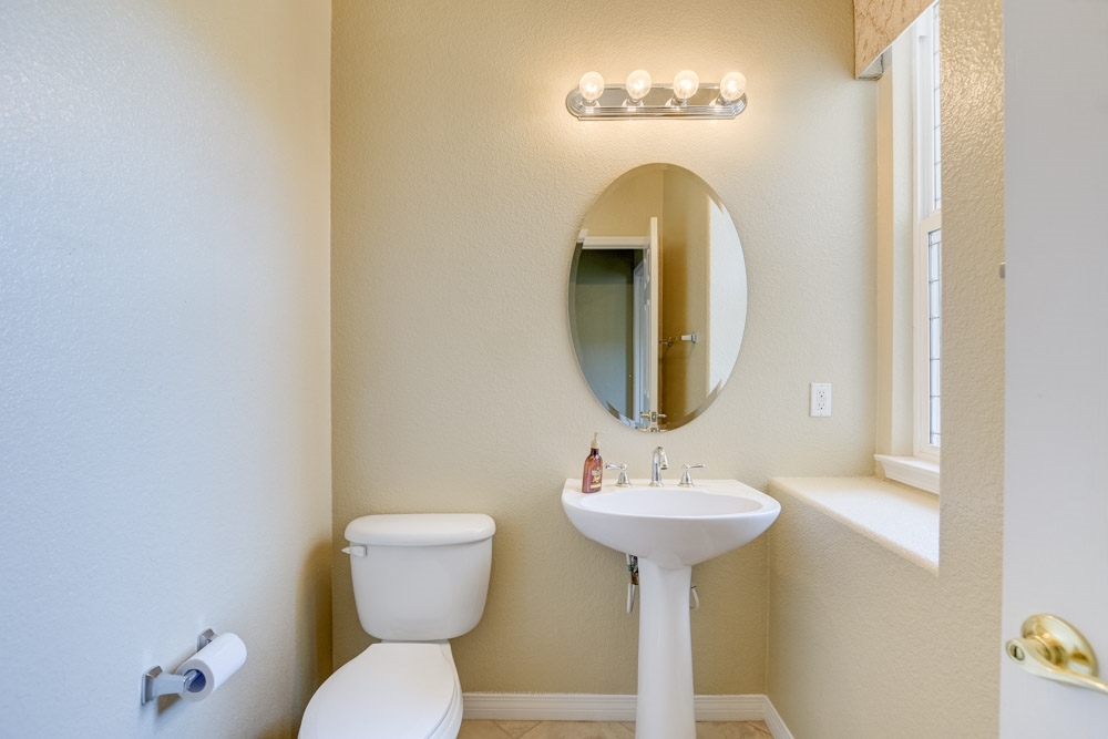 3083 Reed Road Escondido, CA 92027 - Photo 23 of 25 Half bathroom
