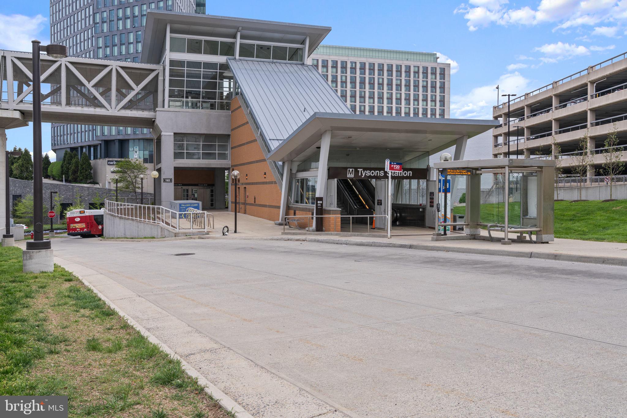 1591 Spring Gate Dr., Unit 3314 McLean, VA 22102 - Photo 42 of 56 a view of a building with a porch