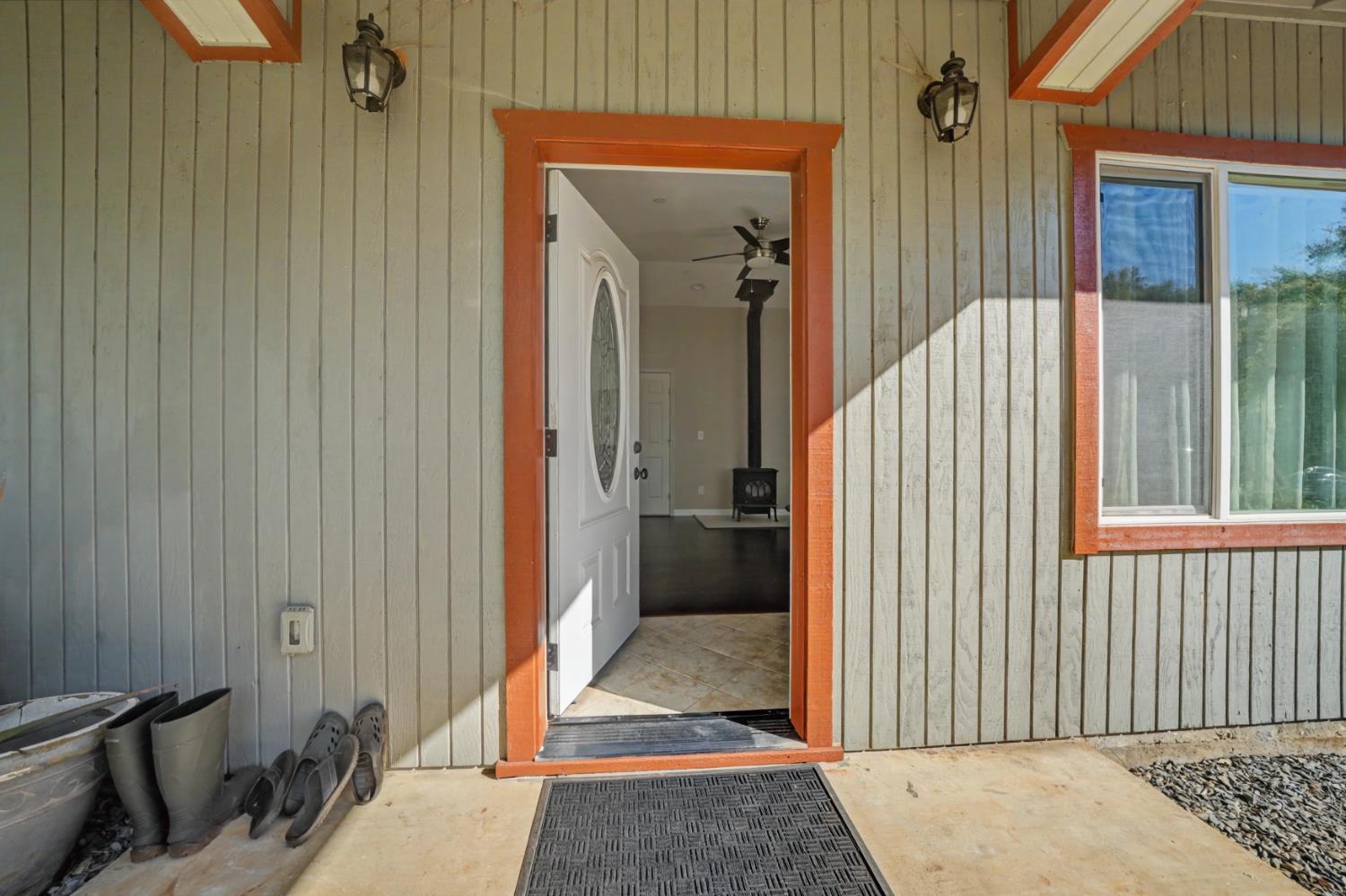 12900 New York Ranch Road Jackson, CA 95642 - Photo 2 of 31 a view of a bedroom from a house