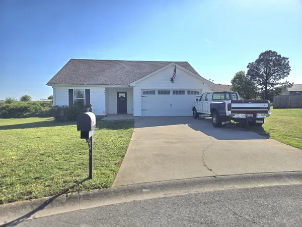 $270,000 | 101 Bob White Trail, Oak Grove, KY 42262