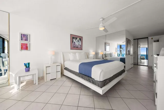 $1,695,000 | 4767 Ocean Boulevard, Unit 203, San Diego, CA 92109