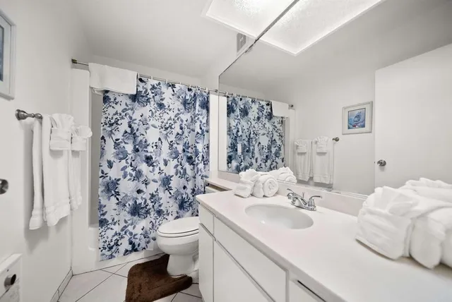 $1,695,000 | 4767 Ocean Boulevard, Unit 203, San Diego, CA 92109